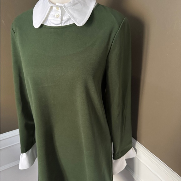 Elegant Green Midi Dress with White Collar - Picture 2 of 4